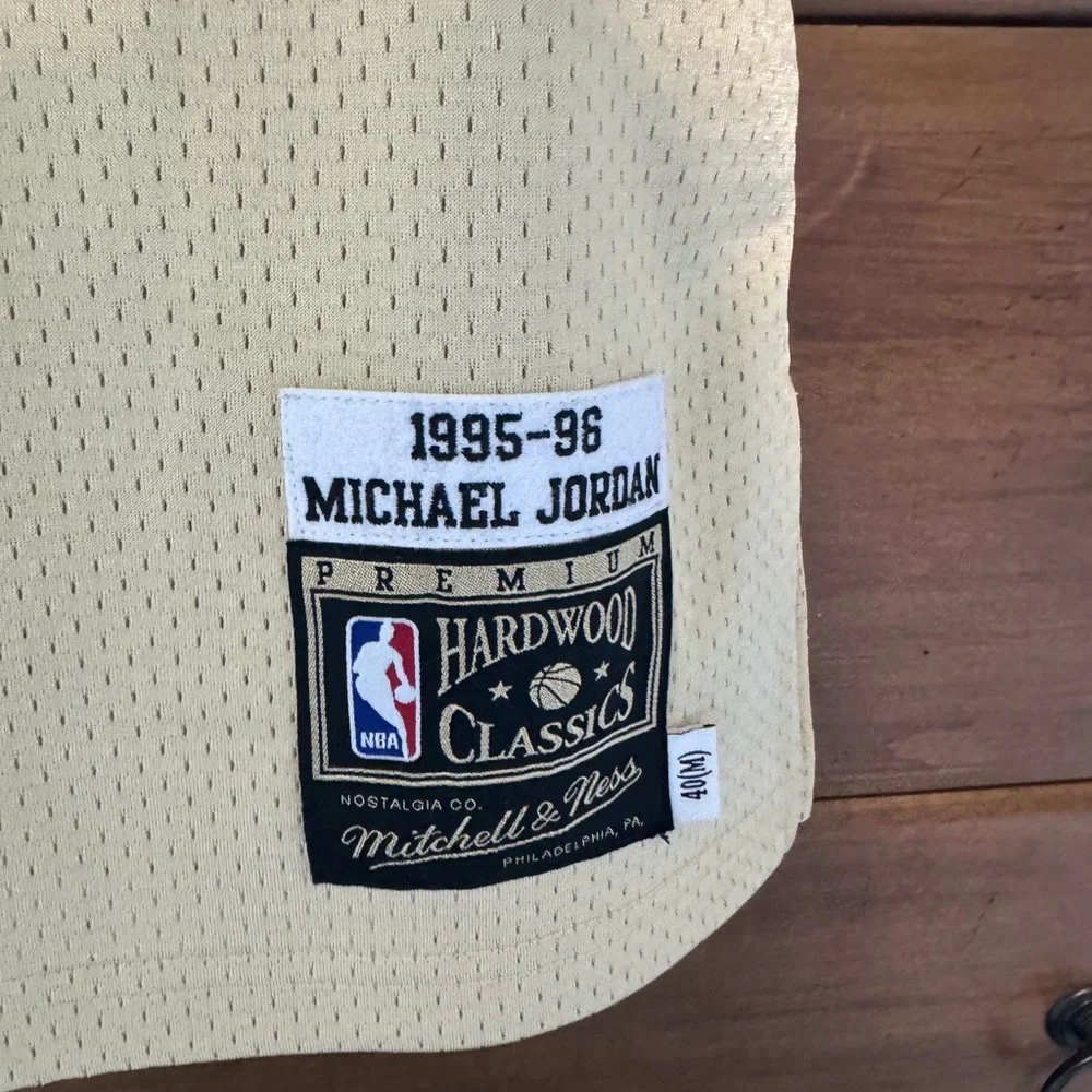 Mitchell & Ness Bulls Jersey - Gold and Red - Picture 3 of 4